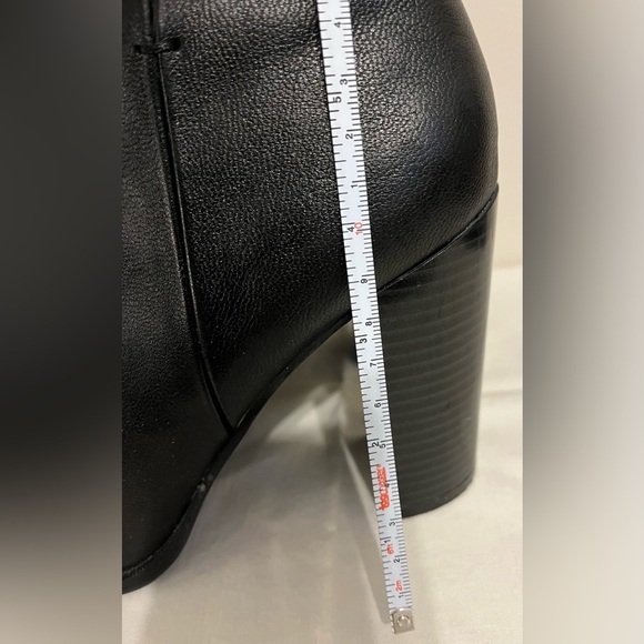 EUC LIZ & CO Women’s Black Leather Boots; Size 8.5
Approx 17” Tall, 3” Heels - Picture 14 of 14